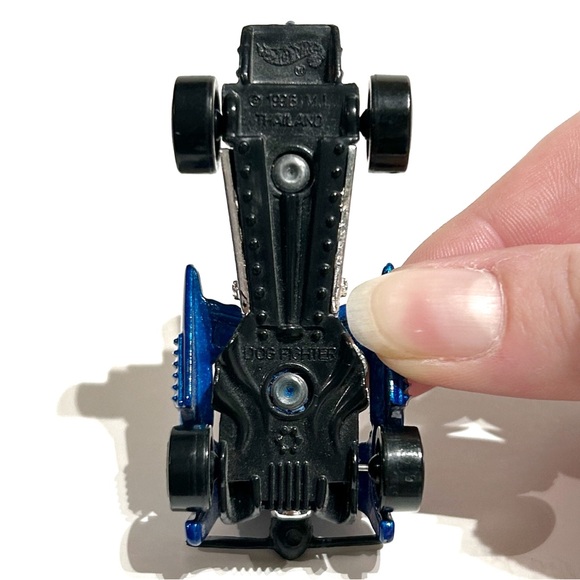 Vintage 1996 Hot Wheels Metallic Blue Dog Fighter Diecast Car Propeller 1:64 #57 - Picture 4 of 14